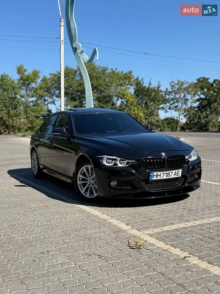 BMW 3 Series 2018 photo 2