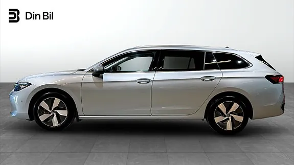 Volkswagen Passat 2025 photo 2