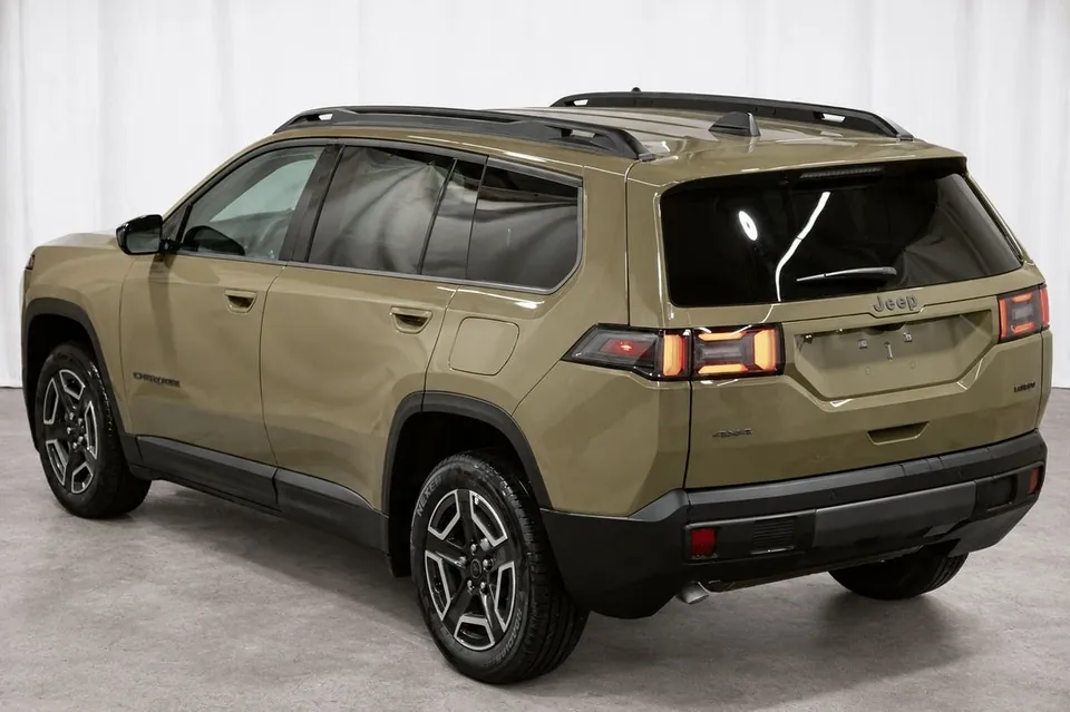 Jeep Cherokee 2026 photo 4