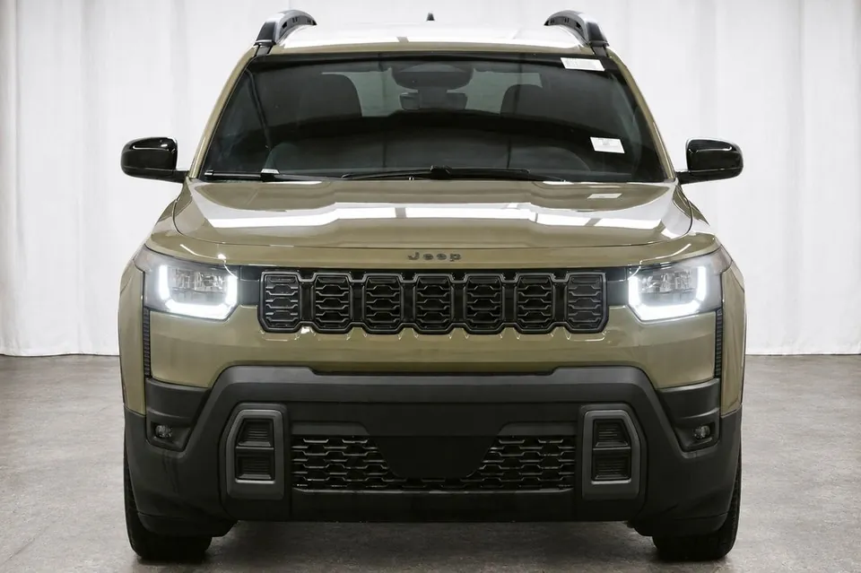 Jeep Cherokee 2026 photo 2