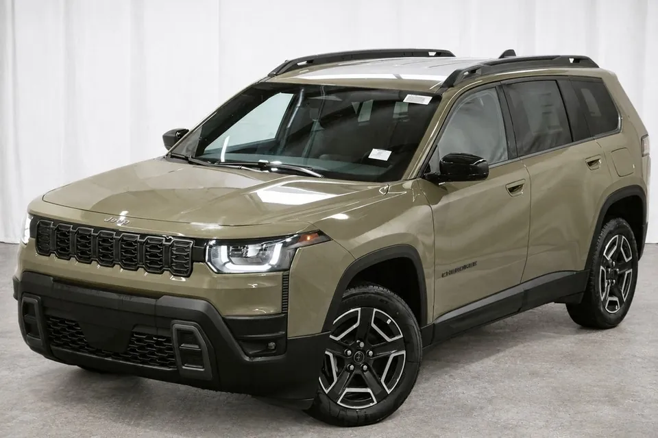 Jeep Cherokee 2026 photo 3