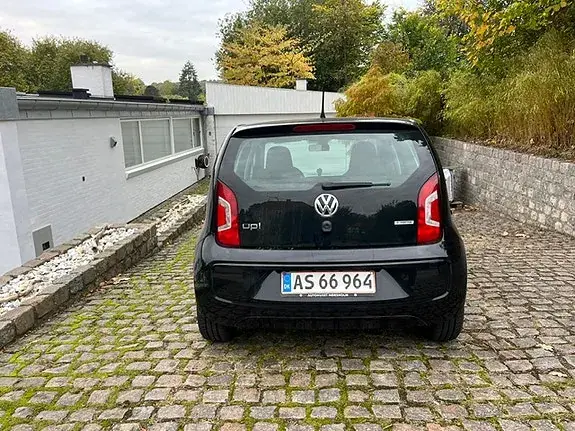 Volkswagen Up 2015 photo 4