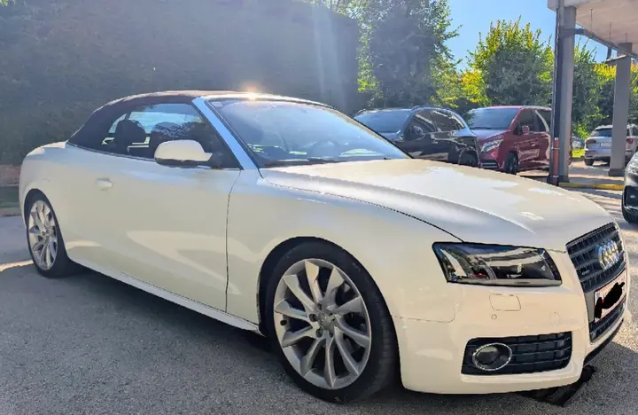 Audi A5 2009 photo 2