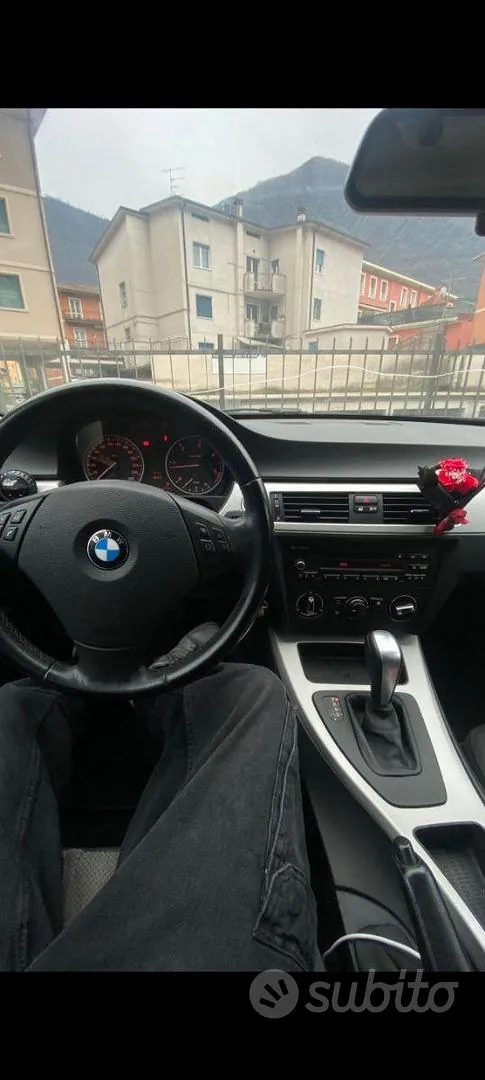 BMW 318D 2011 photo 5
