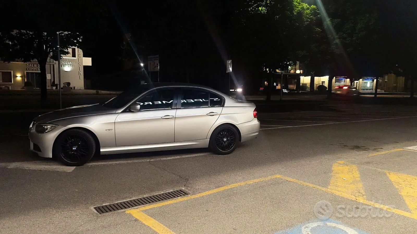 BMW 318D 2011 photo 2