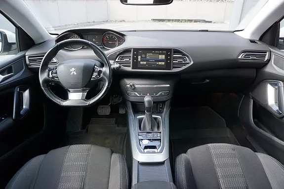Peugeot 308 2015 photo 2