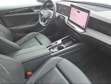 Volkswagen Passat 2024 photo 2