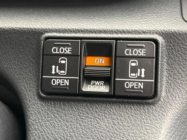 Toyota Sienta 2017 photo 3