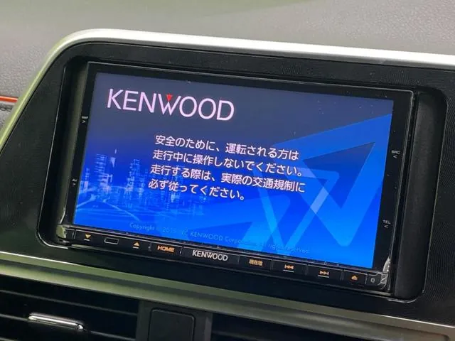 Toyota Sienta 2017 photo 4
