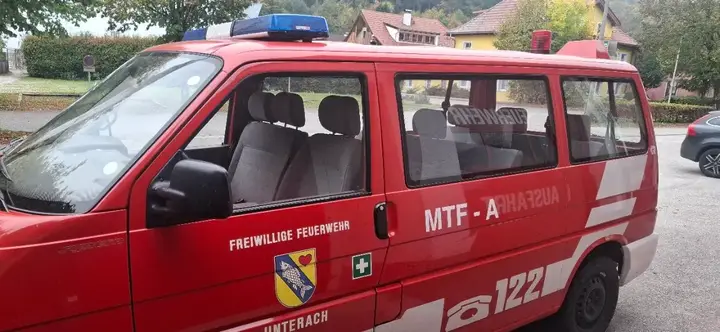 Volkswagen T4 1996 photo 2