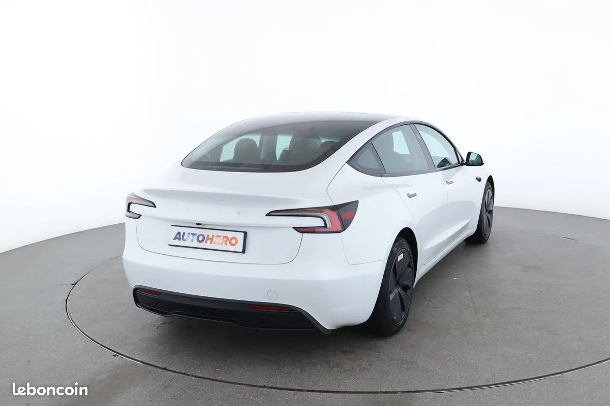 Tesla Model 3 2023 photo 3