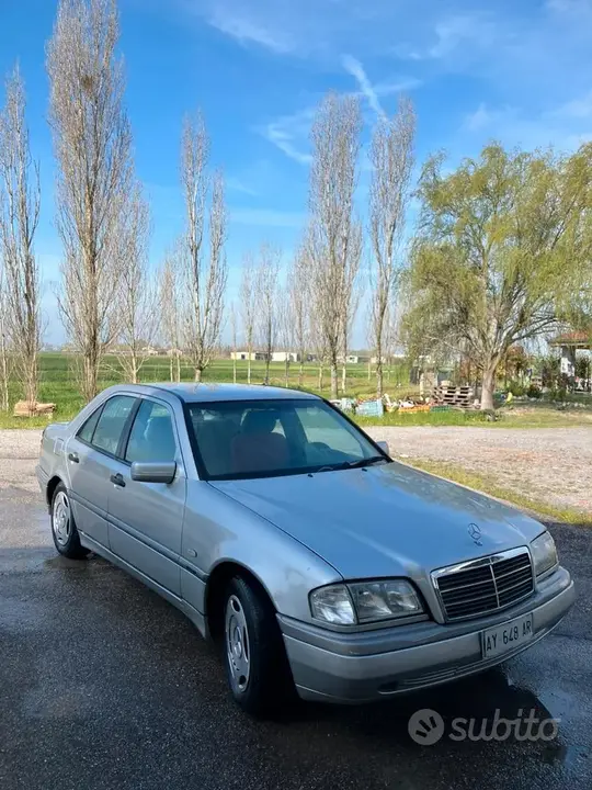 Mercedes-Benz C180