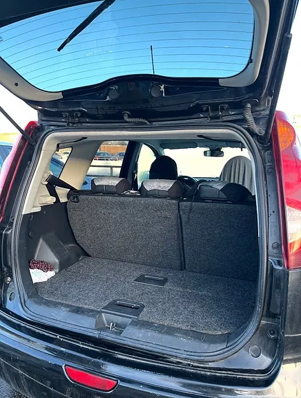 Nissan Note 2011 photo 4