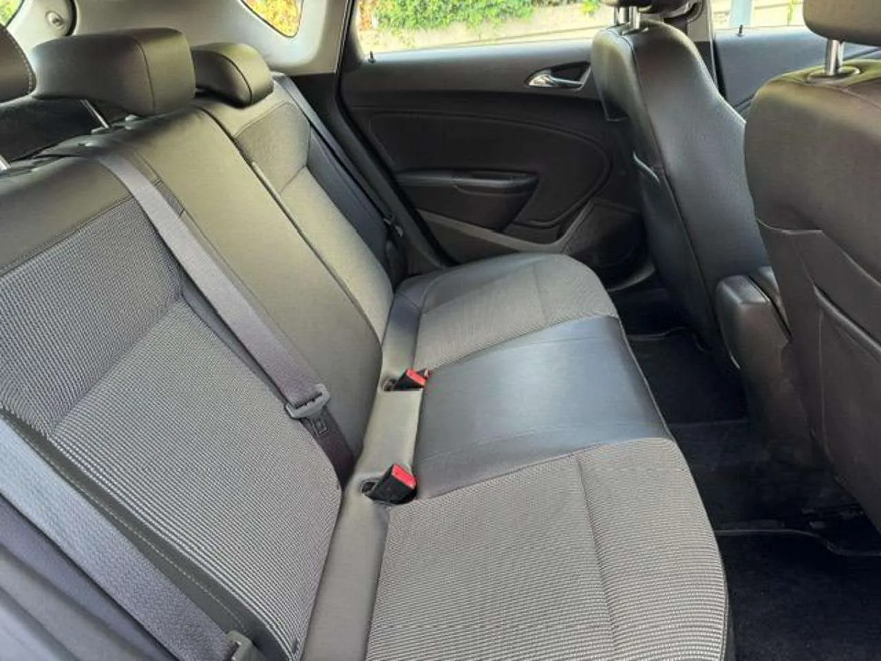 Opel Astra 2013 photo 4
