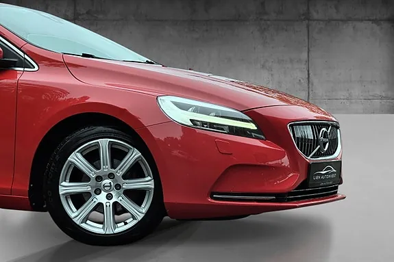 Volvo V40 2017 photo 2