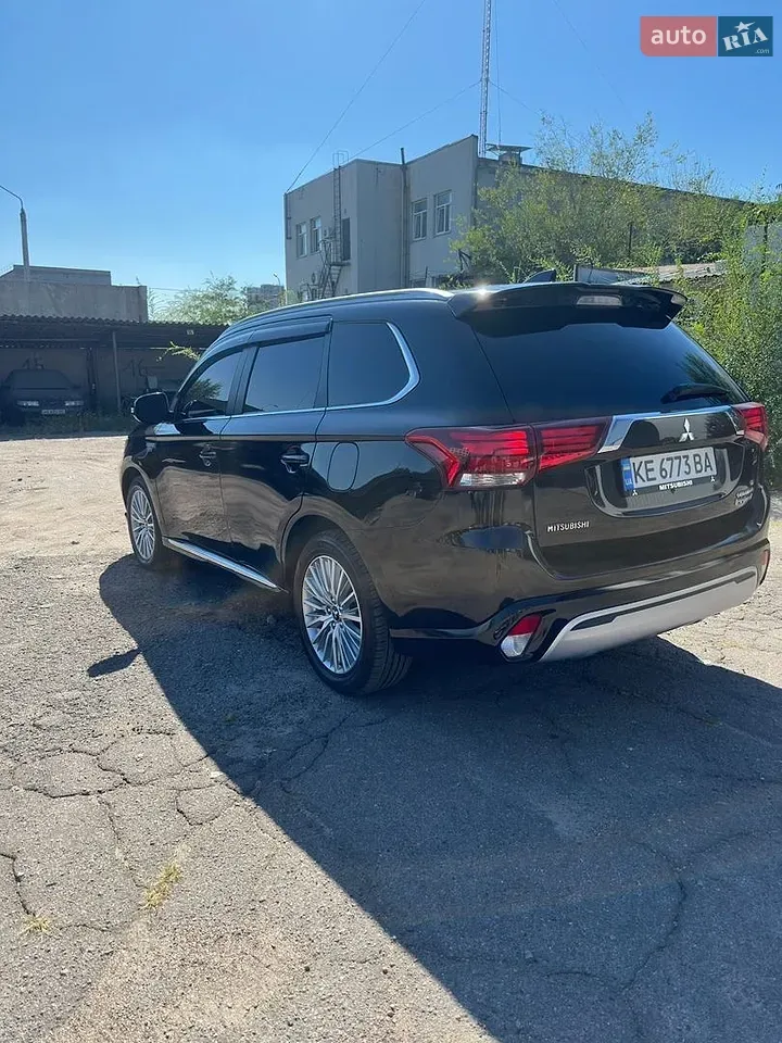 Mitsubishi Outlander 2019 photo 3