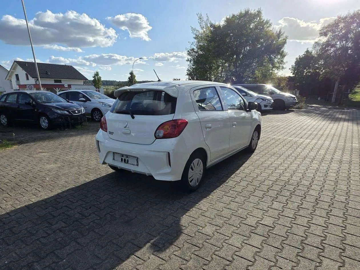 Mitsubishi Space Star 2021 photo 4