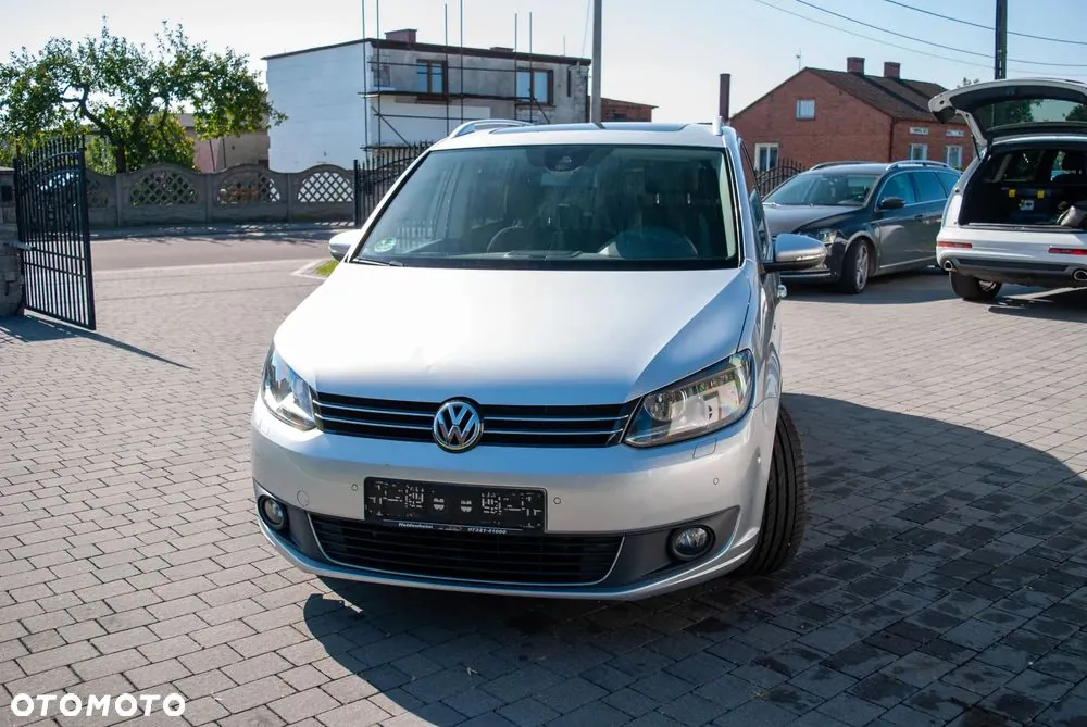 Volkswagen Touran 2013 photo 2