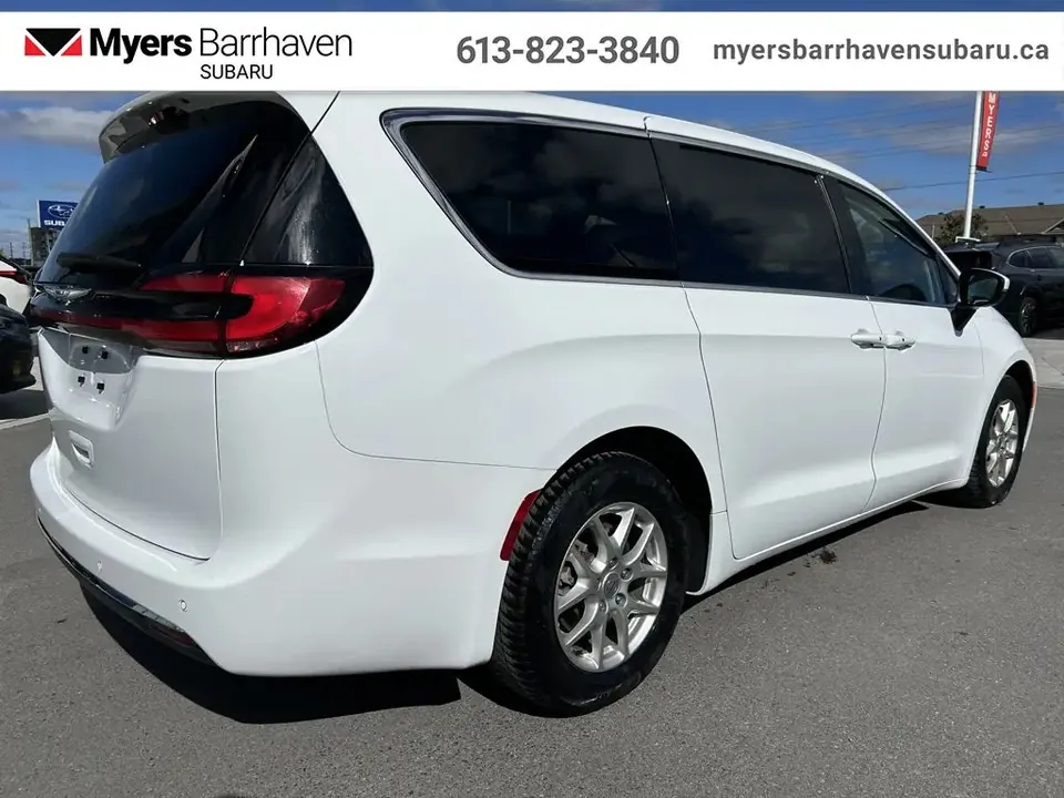 Chrysler Pacifica 2023 photo 3