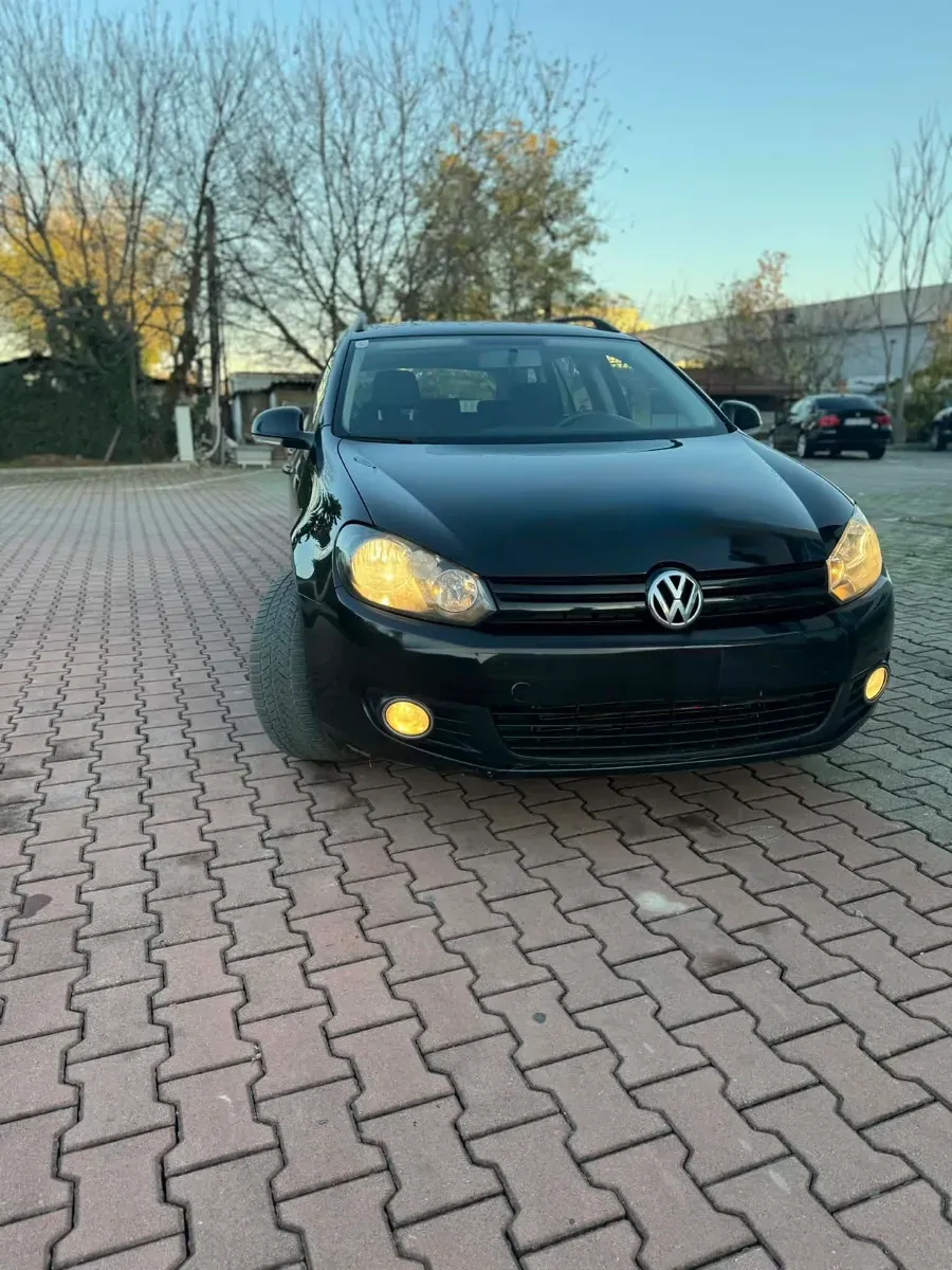 Volkswagen Golf 2011 photo 2