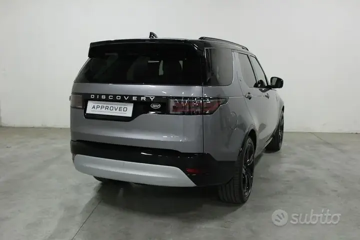 Land Rover Discovery 2023 photo 2