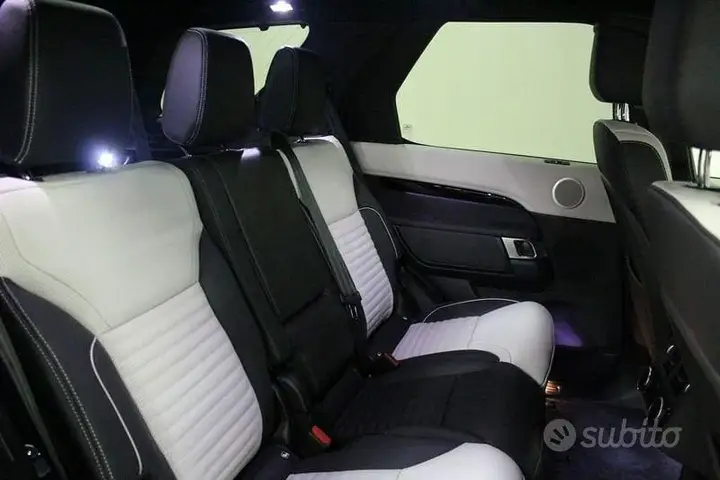 Land Rover Discovery 2023 photo 5
