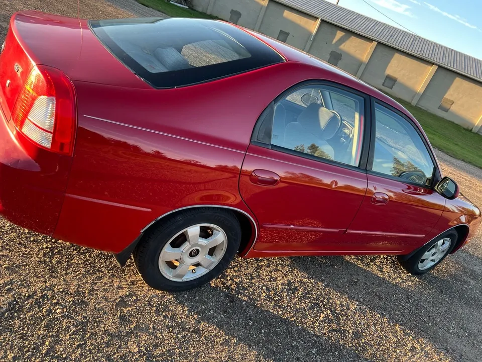 Kia Spectra 2002 photo 2