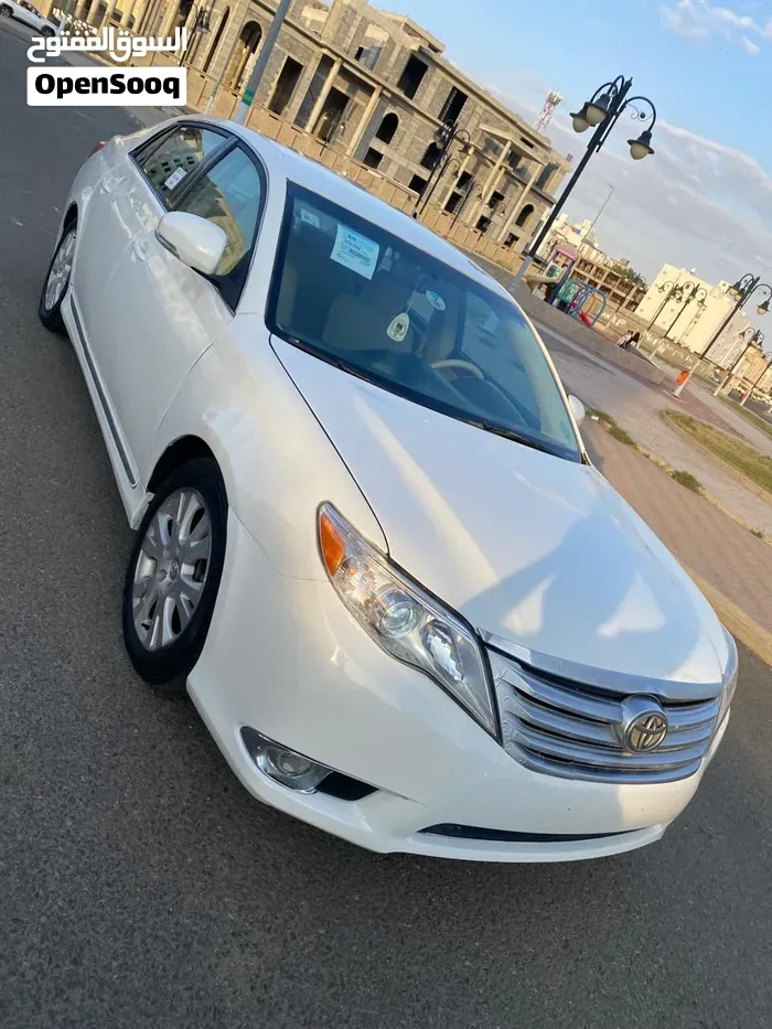 Toyota Avalon 2012 photo 2
