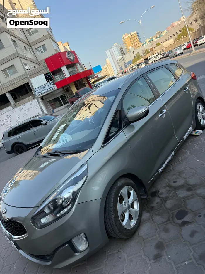 Kia Carens 2014 photo 3