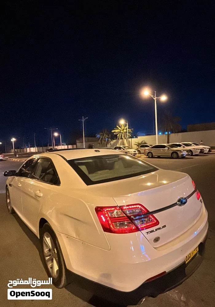 Ford Taurus 2015 photo 4