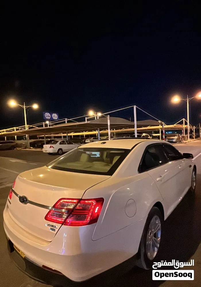 Ford Taurus 2015 photo 3