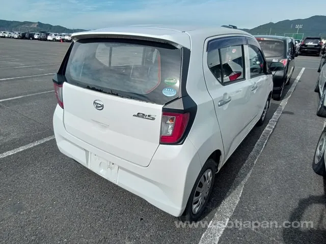Daihatsu Mira Es L 2019 photo 4