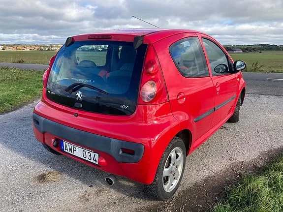 Peugeot 107 2008 photo 4