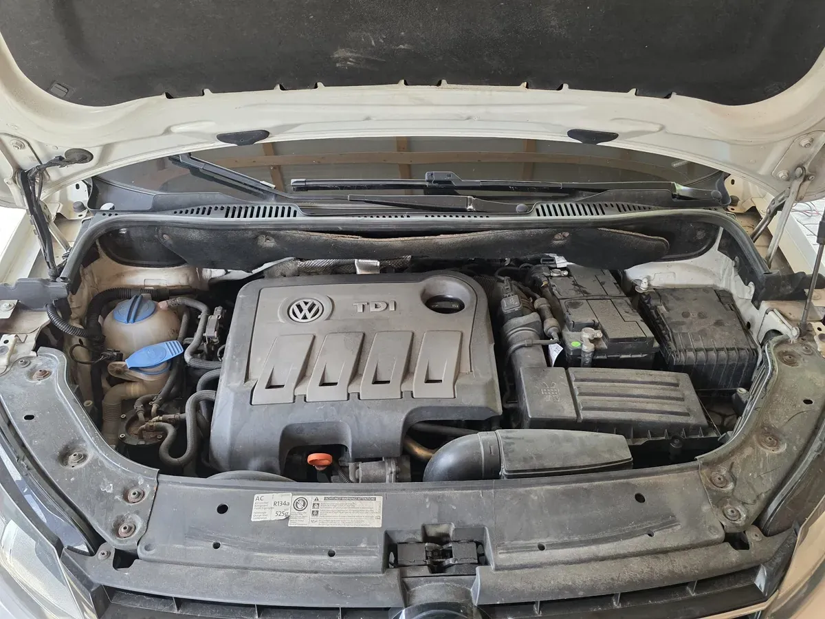 Volkswagen Touran 2012 photo 3
