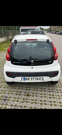 Peugeot 107 2013 photo 2