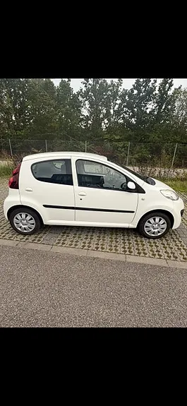 Peugeot 107 2013 photo 3