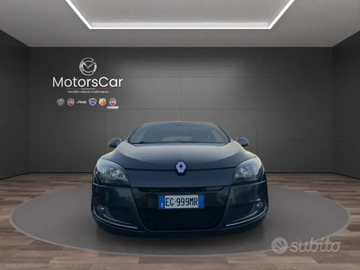 Renault Megane 2011 photo 2