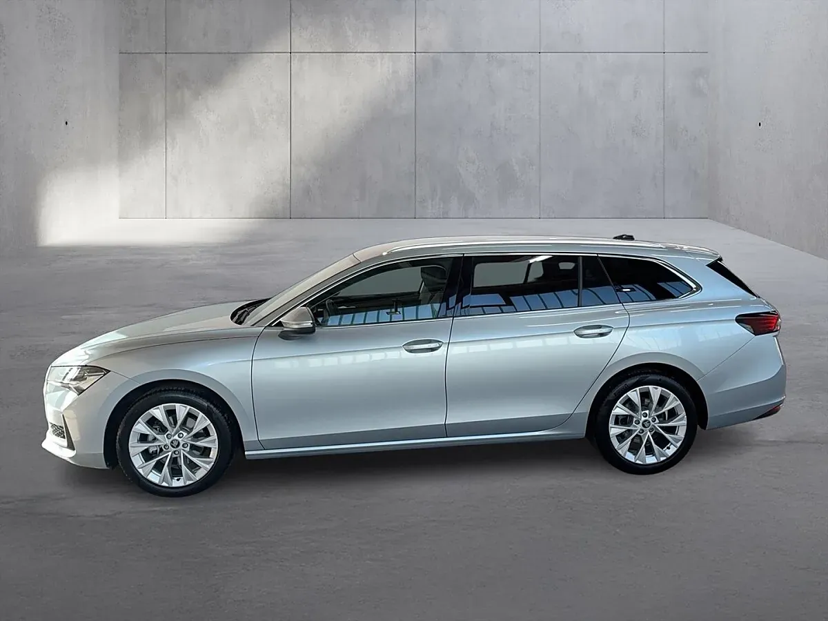 Skoda Superb 2025 photo 2