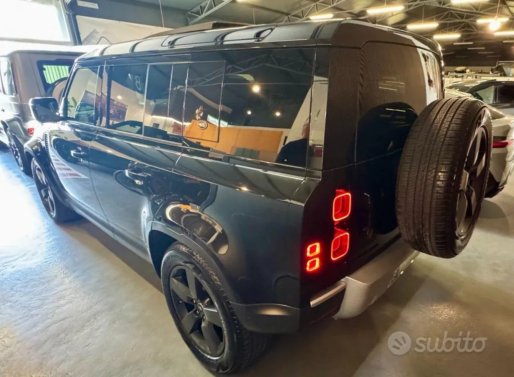 Land Rover Defender 2021 photo 2