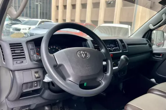 Toyota Hiace 2023 photo 4