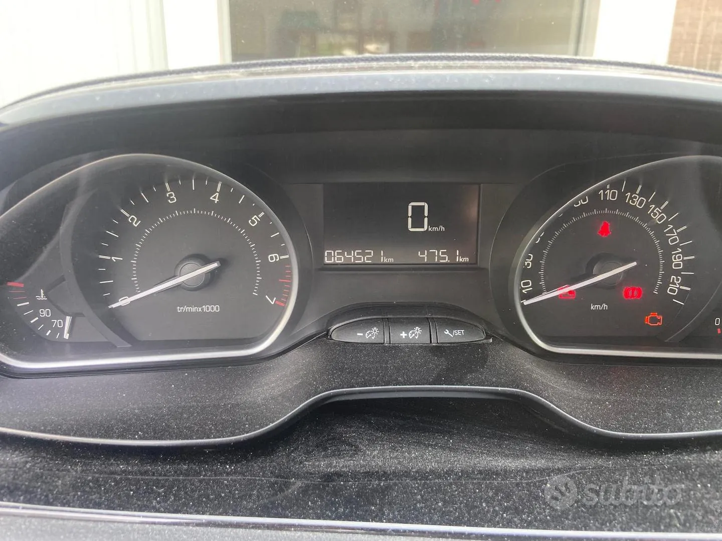 Peugeot 208 2018 photo 4