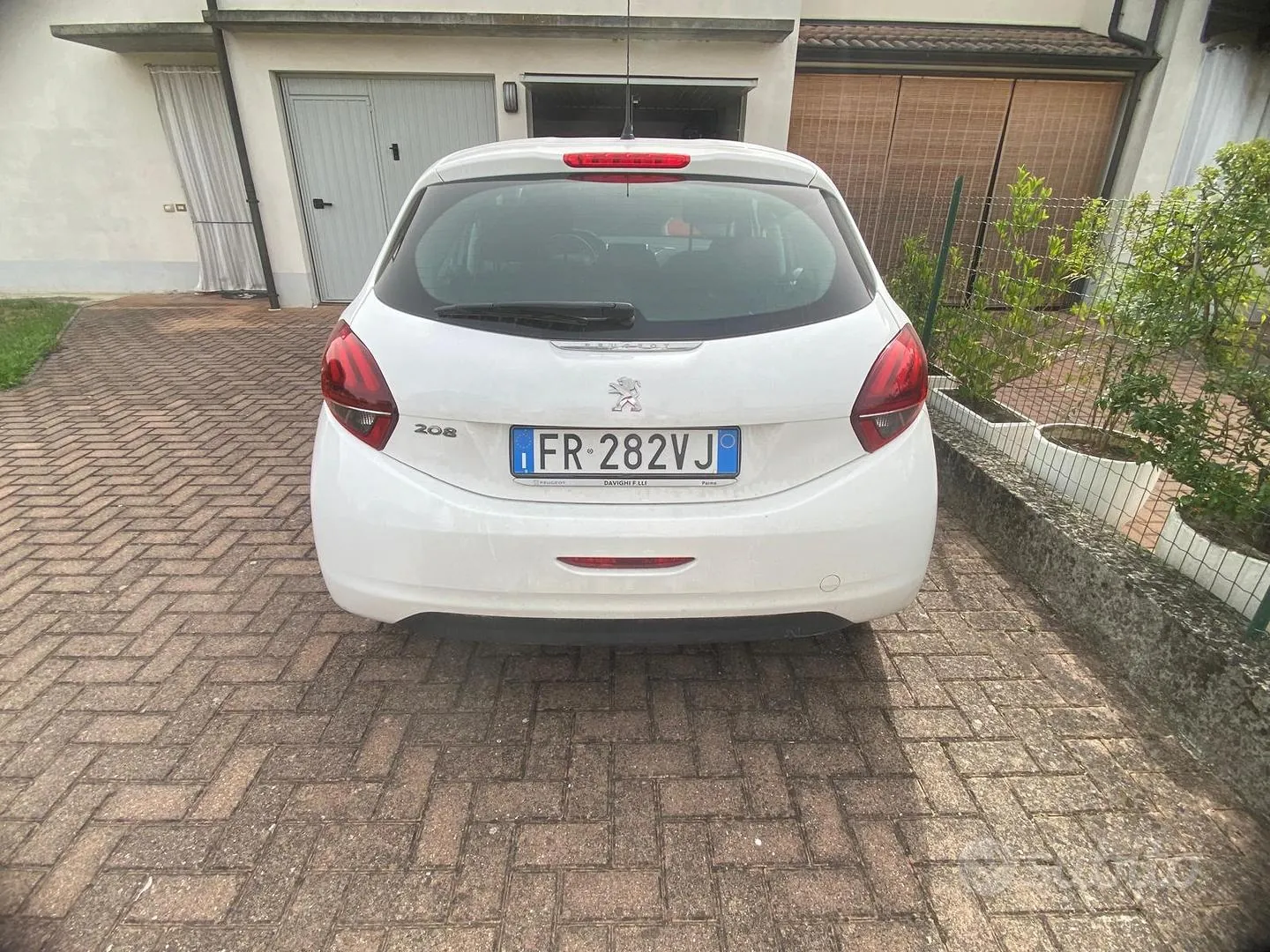 Peugeot 208 2018 photo 3