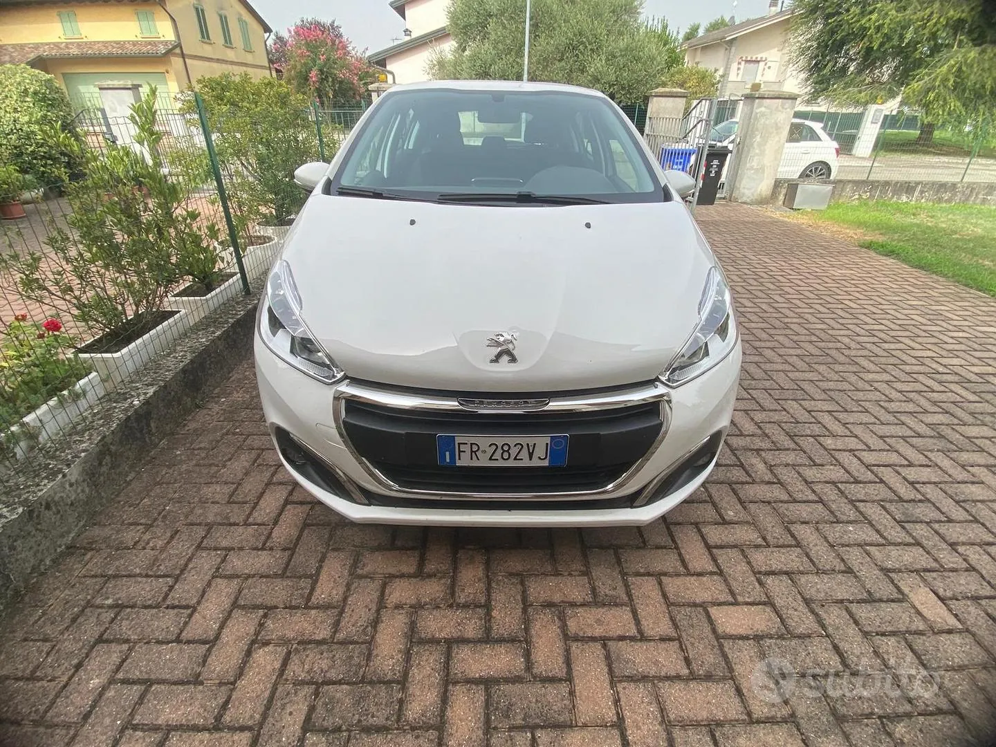 Peugeot 208 2018 photo 2
