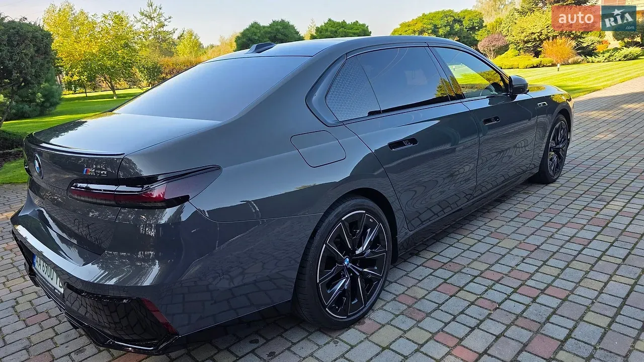 BMW I7 2023 photo 3