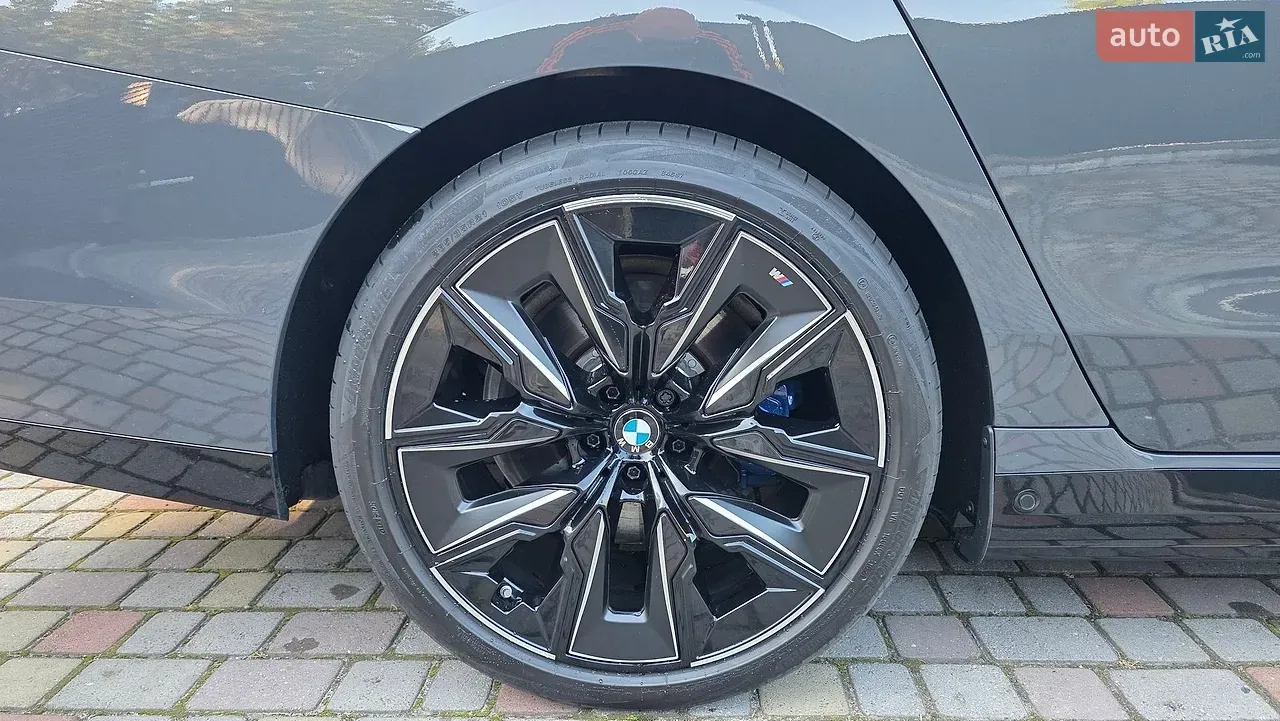BMW I7 2023 photo 2