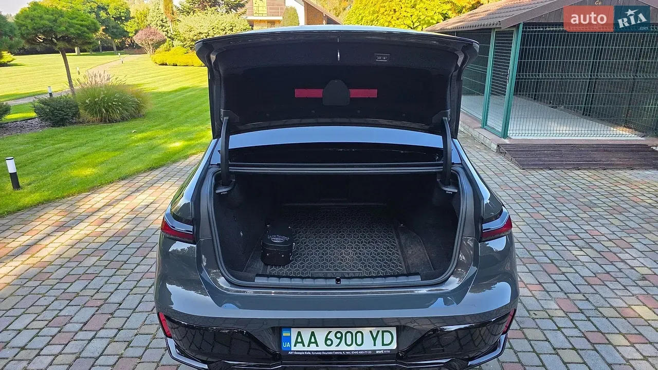 BMW I7 2023 photo 4