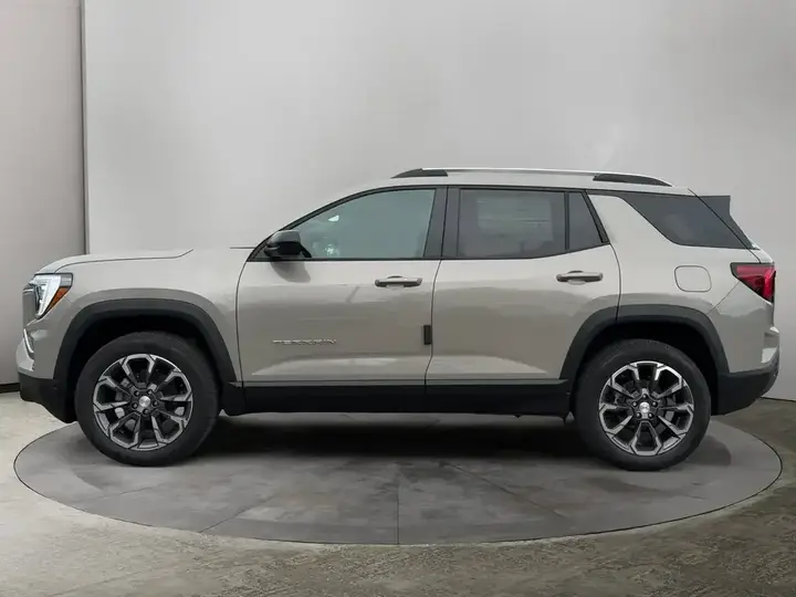 GMC Terrain 2027 photo 2