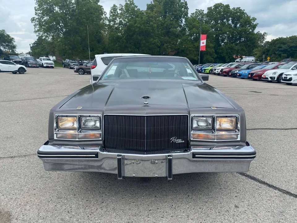 Buick Riviera 1984 photo 4