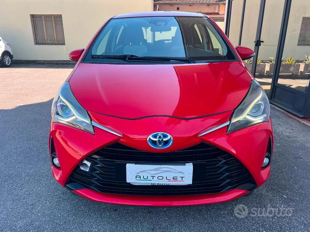 Toyota Yaris 2018 photo 2