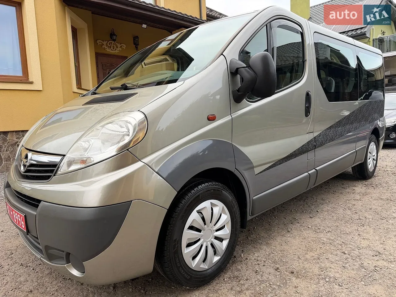 Opel Vivaro 2014 photo 2